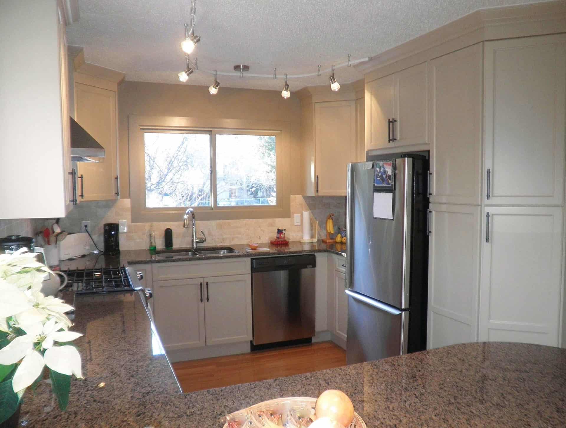 Custom Kitchens & Bathrooms Cabinets and Designs