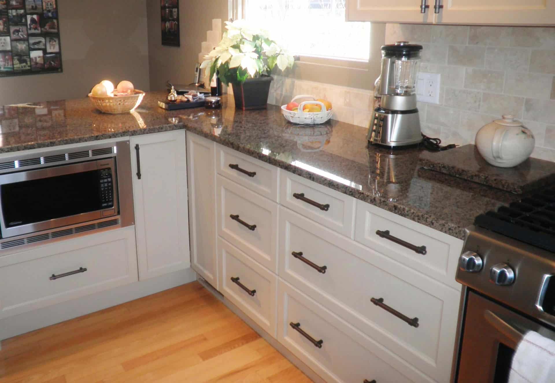 Custom Kitchens & Bathrooms Cabinets and Designs